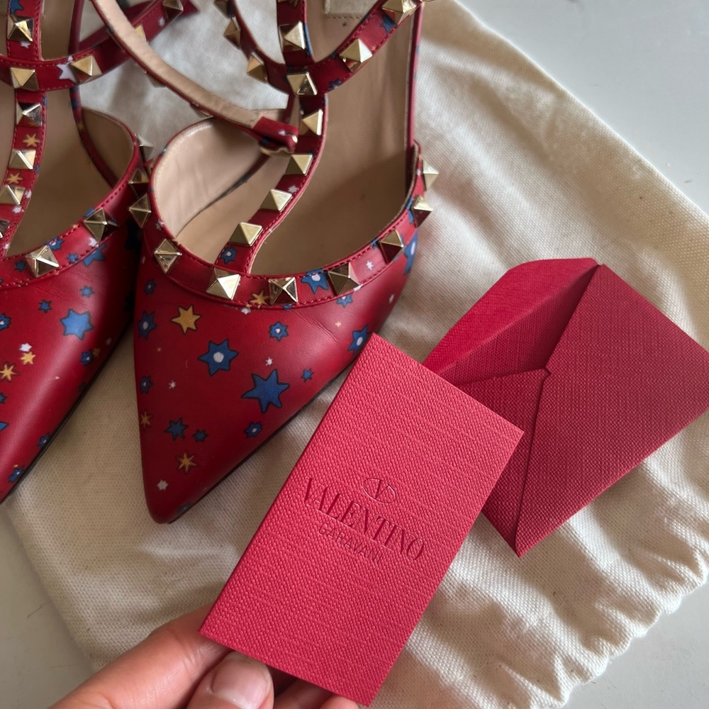 Valentino Red Rockstud heel. In perfect condition. Stunning. Size 37